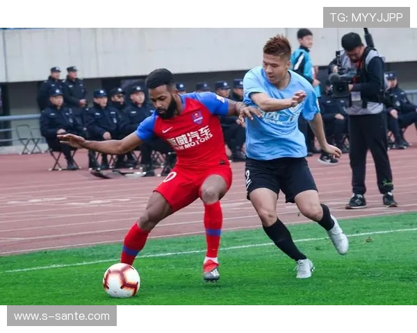 阮庭北禁区失误险送点VAR立功